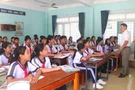 A class session at Tuy Phuoc Town Secondary School (Tuy Phuoc Commune). Photo: Ho Diem
