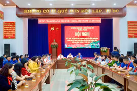 Pleiku Ward leaders hold dialogue with union members, youth, and children.