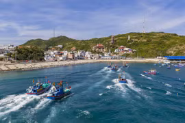 Gia Lai: Vibrant Mountain Opening and Fish-Praying Festival at Van Dam Xuong Ly