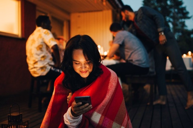 Using AI-integrated search tools daily. (Illustrative photo: CTV/Vietnam+) Up to 75% of Gen Z use AI-integrated search tools daily. (Illustrative photo: CTV/Vietnam+)