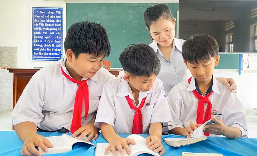 An My Lower Secondary School (An Hao Commune) organizes activities to foster a love of reading among students. Photo: Ho Diem