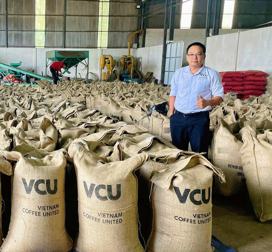 Nguyễn Tiến Định, Director of VCU JSC, at the company’s coffee production area. Photo: Hải Yến them5.jpg