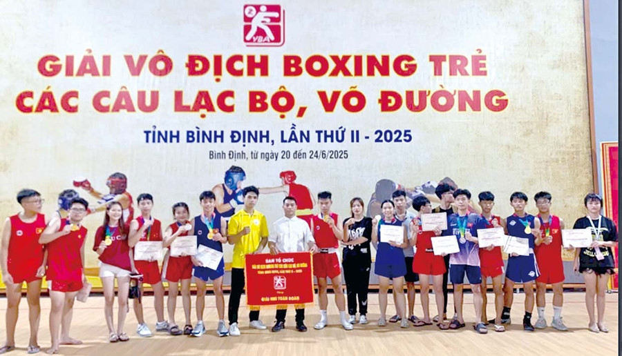 Nhon Ly Hoi Club ranks second overall at the 2nd Provincial Youth Boxing Championship - 2025. Photo: M.V