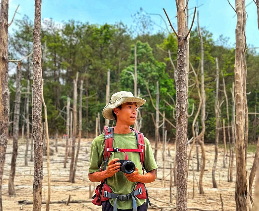 Năm 2022, anh Dương Đình Vương đến với nghề hướng dẫn viên du lịch. Ảnh: NVCC