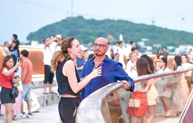 Vietnam will welcome its 20 millionth international tourist of the year for the first time in Phu Quoc. PHOTO: TRUNG HIẾU