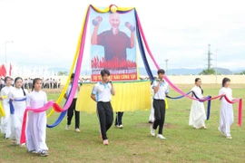 The ceremony of carrying President Ho Chi Minh's portrait at the Congress. Photo: Vu Chi