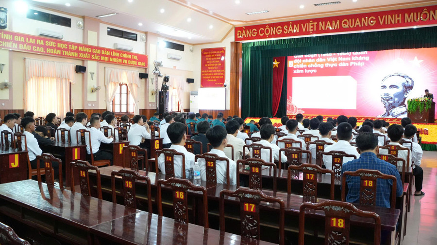 Overview of the meeting. Photo: Man Đức Dũng 4.jpg