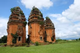 Dương Long Tower, a special national relic. Photo: Ngoc Nhuan
