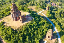The Cham tower relic system will be prioritized for restoration and preservation investment. Photo: Ngoc Nhuan