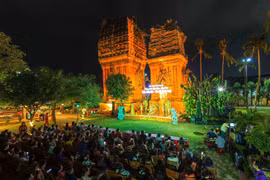 The introduction of performing arts at the Twin Towers site helps to "awaken" the heritage. Photo: Nguyễn Dũng