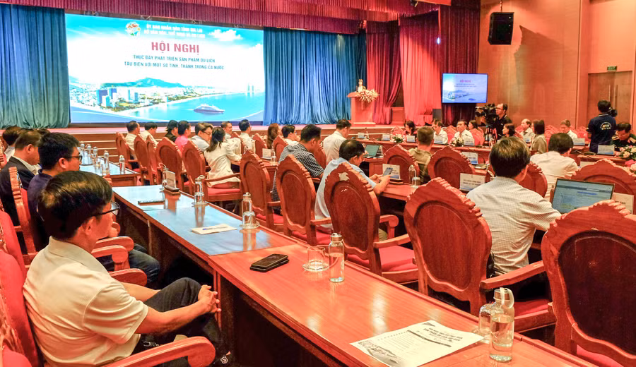 quang-canh-hoi-nghi-1.jpg