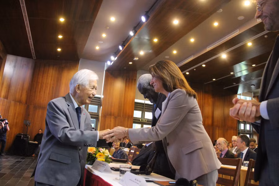 cac-nha-khoa-hoc-giao-su.jpg