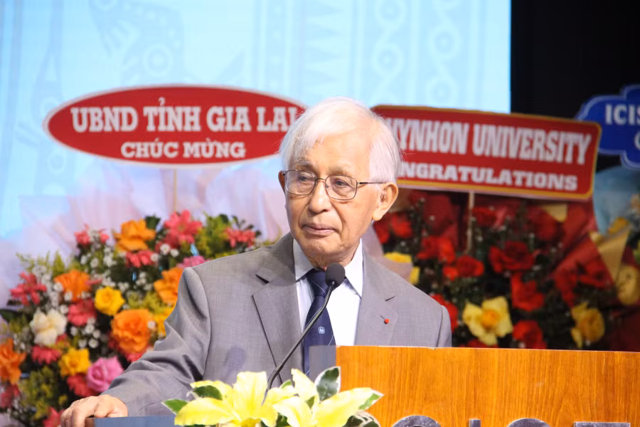 giao-su-van.jpg
