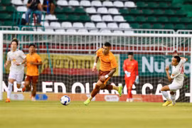 Hoang Anh Gia Lai suffer bitter defeat to Hong Linh Ha Tinh on home turf at Pleiku Stadium.