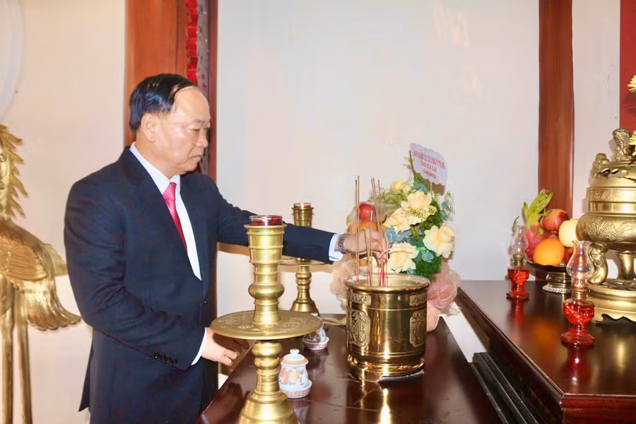 bi-thu-tinh-uy-thai-dai-ngoc-dang-huong-tai-nha-tuong-niem-trong-khu-di-tich-lich-su-can-cu-dia-cach-mang-khu-10.jpg
