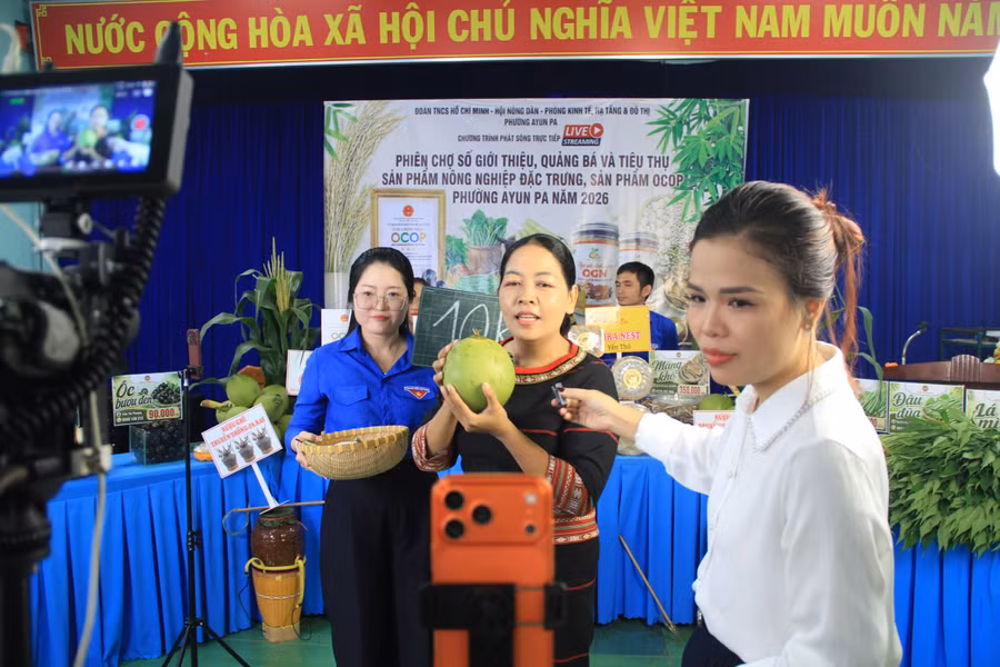 livestream-mo-duong-cho-dac-san-dia-phuong-3.jpg